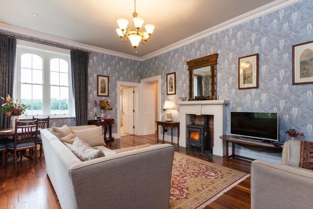Wilton Castle Apartment เอนนิสคอร์ธี ภายนอก รูปภาพ