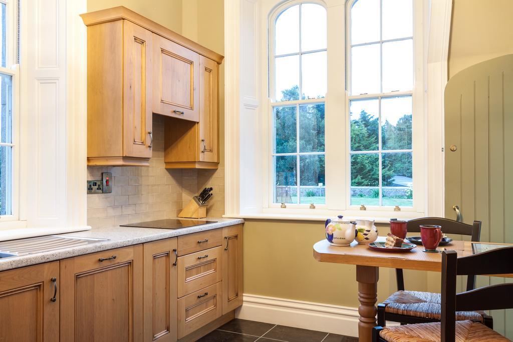 Wilton Castle Apartment เอนนิสคอร์ธี ภายนอก รูปภาพ