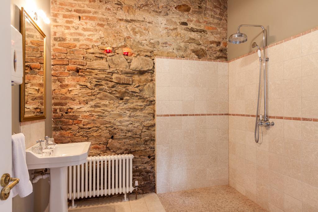 Wilton Castle Apartment เอนนิสคอร์ธี ภายนอก รูปภาพ