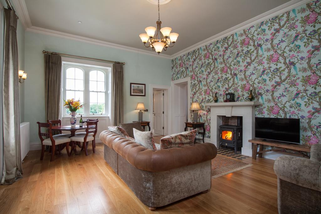 Wilton Castle Apartment เอนนิสคอร์ธี ภายนอก รูปภาพ