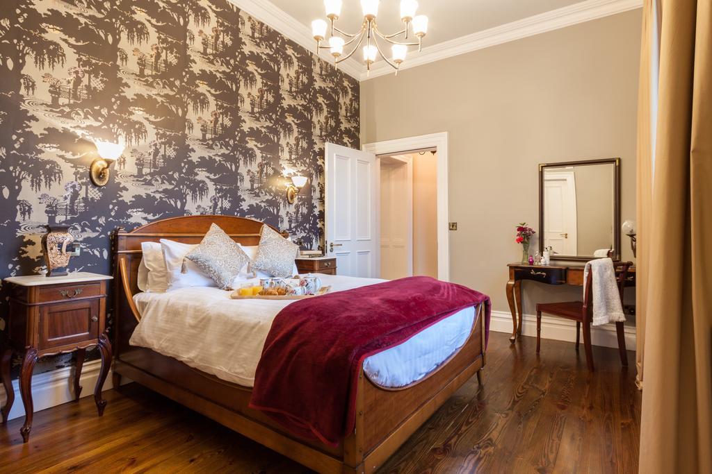 Wilton Castle Apartment เอนนิสคอร์ธี ภายนอก รูปภาพ
