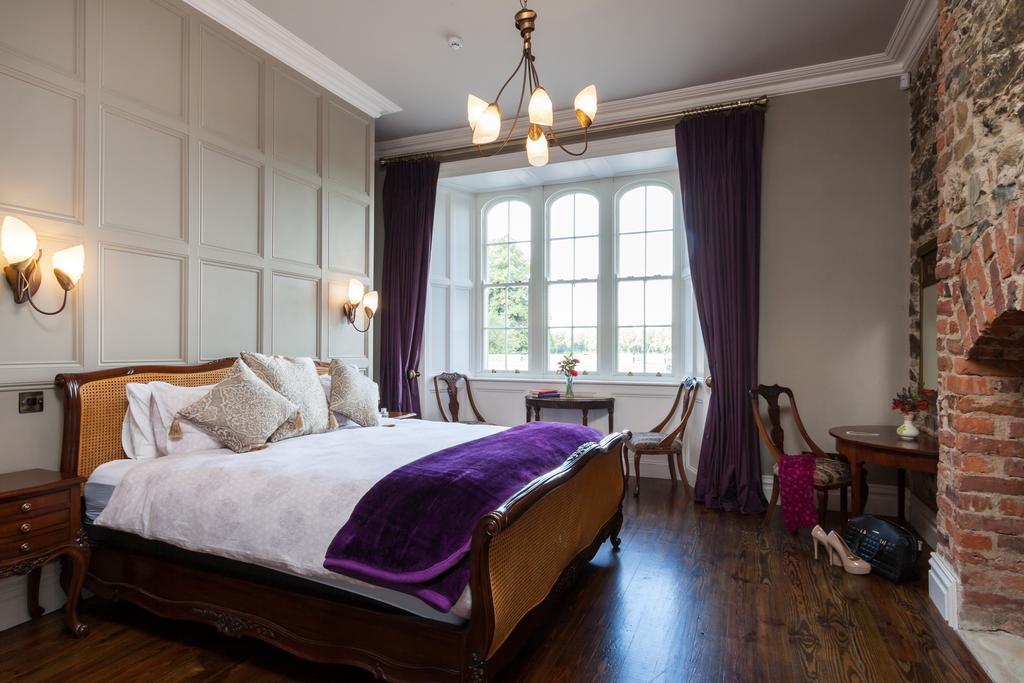 Wilton Castle Apartment เอนนิสคอร์ธี ภายนอก รูปภาพ